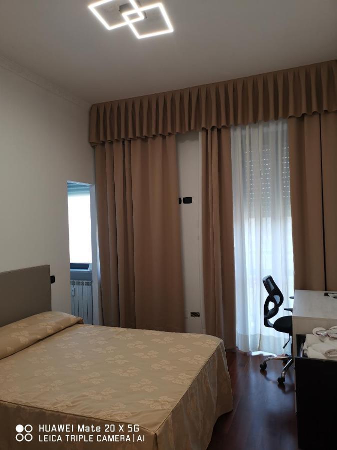Guesthouse Central Station Group - Via Sammartini 15 Milan Bagian luar foto