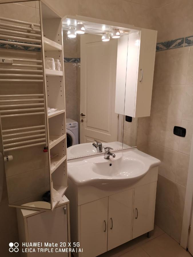 Guesthouse Central Station Group - Via Sammartini 15 Milan Bagian luar foto
