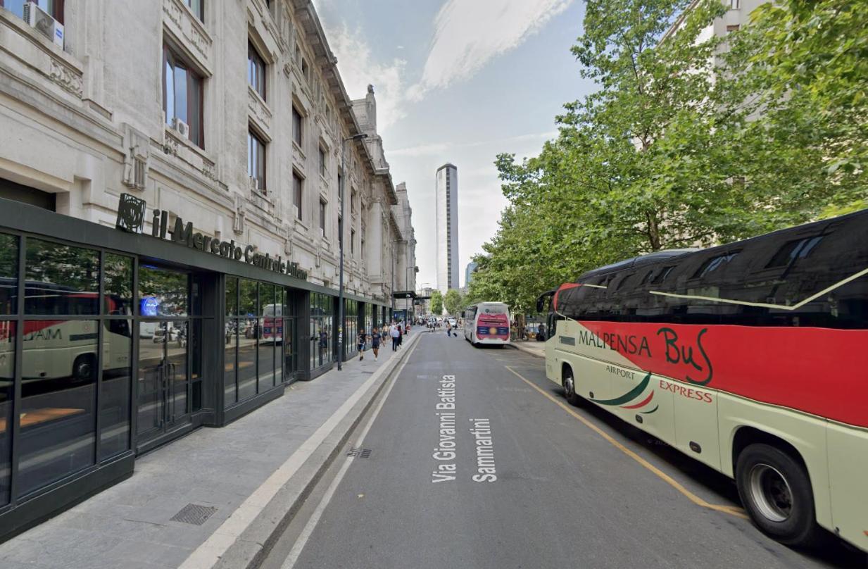 Guesthouse Central Station Group - Via Sammartini 15 Milan Bagian luar foto