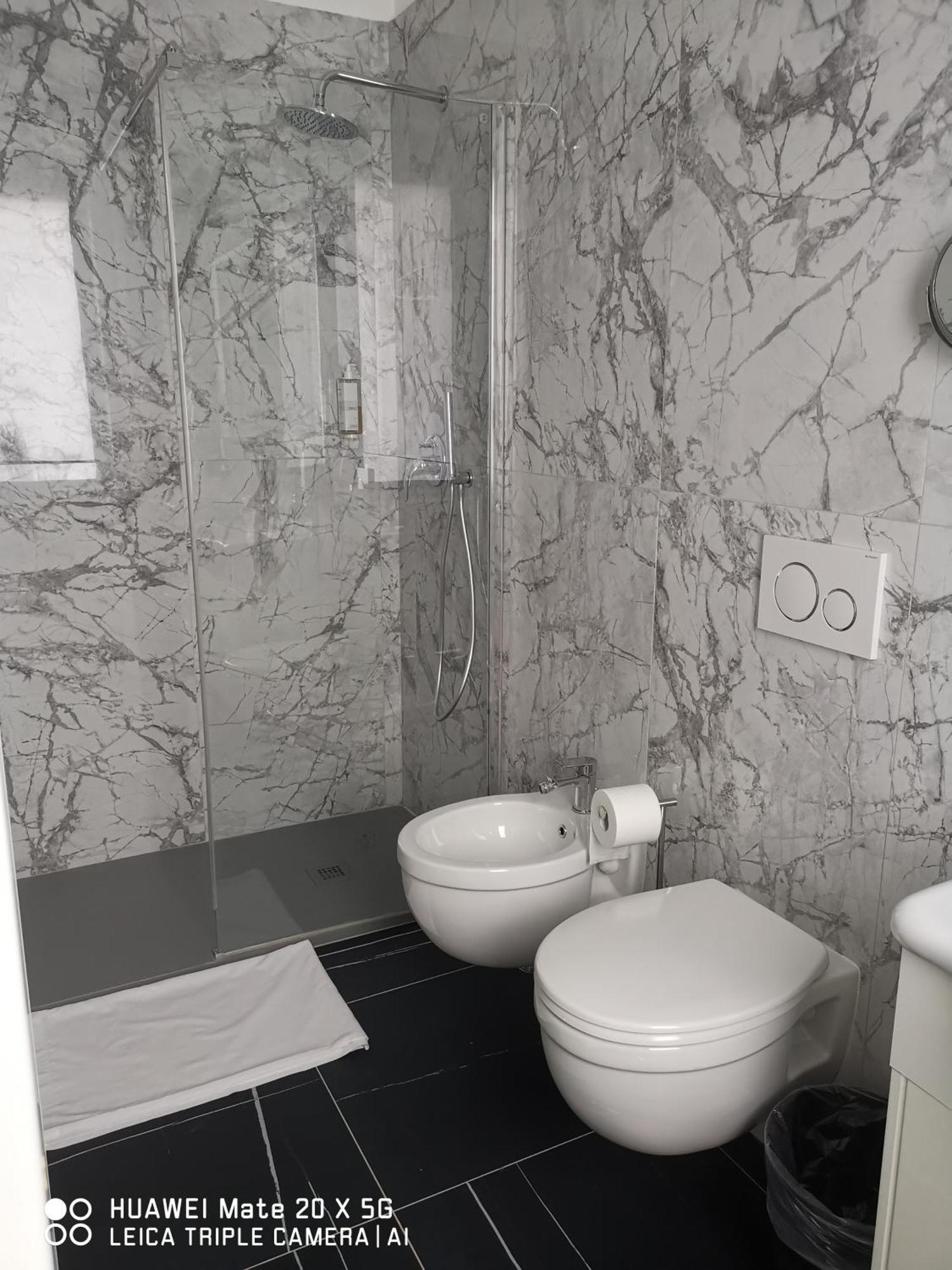 Guesthouse Central Station Group - Via Sammartini 15 Milan Bagian luar foto